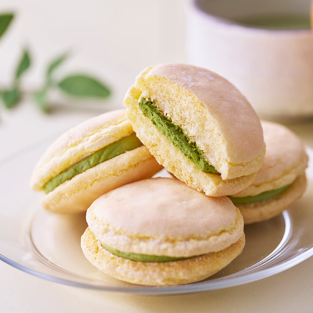 季節のスイーツトリオ（ベリーベリージュエリー アソート、雪鶴抹茶バター、ゆきむしスフレ 北海道いちご）